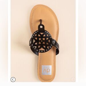 Dolce Vita Gotic studded medallion cutout slip on thong sandal size  5 NWT